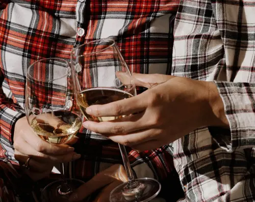 OTL-Gouverneur-Shebrooke-christmas-pyjamas-wine-OTL