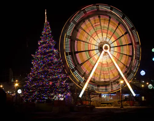 OTL-Gouverneur-Shebrooke-Christmas-market-wheel-tree
